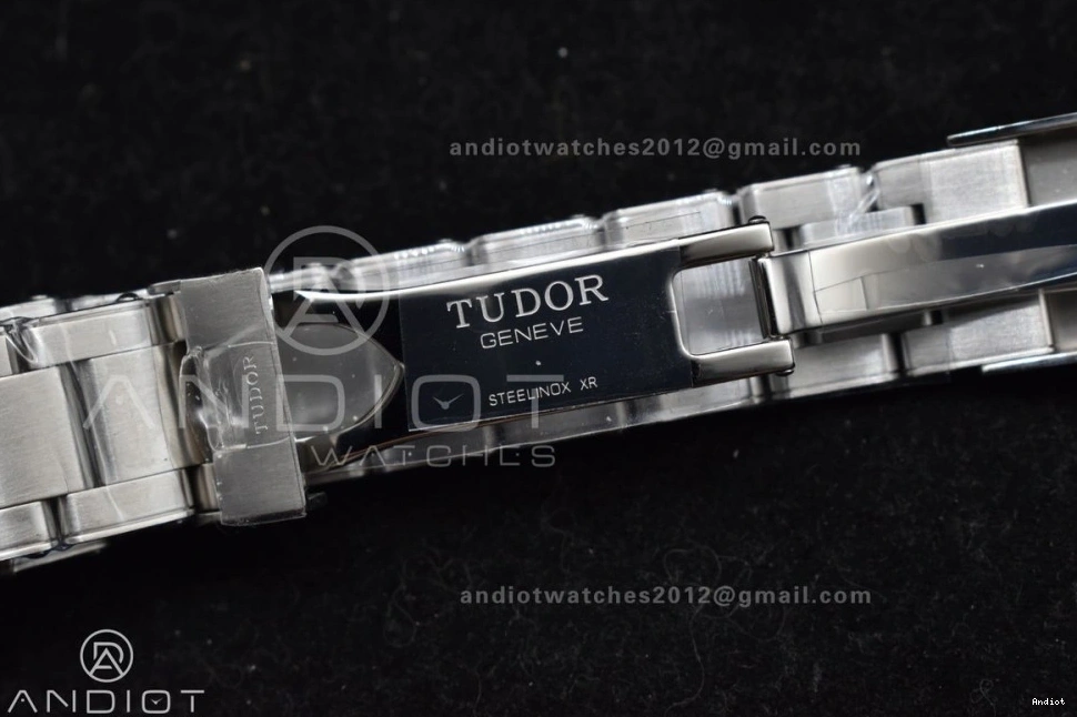 On Bracelet Bay 39MM Heritage Best ZF Black 1:1 Edition V5 A2824 Bezel SS Black 1106